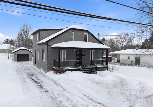 Duplex à vendre - 750-752 Boul. des Chutes, Drummondville, J2B4G9