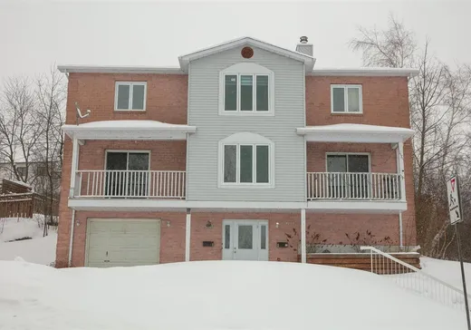 Duplex à vendre - 1020 Rue Walsh, Sherbrooke, J1G4Y1