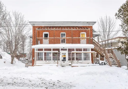 Triplex à vendre - 471-475 Rue Short, Sherbrooke, J1H 2E6