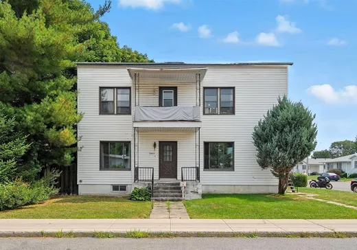 Triplex for Sale - 2665-2685 Rue Crevier, Saint-Hyacinthe, J2T 1T2