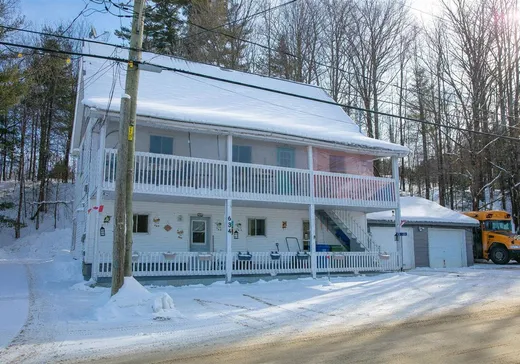 Duplex à vendre - 634-636 Rue McIver, Bury, J0B 1J0