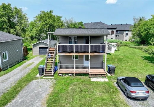 Duplex à vendre - 809-811 Rue Denison E., Granby, J2H0N3