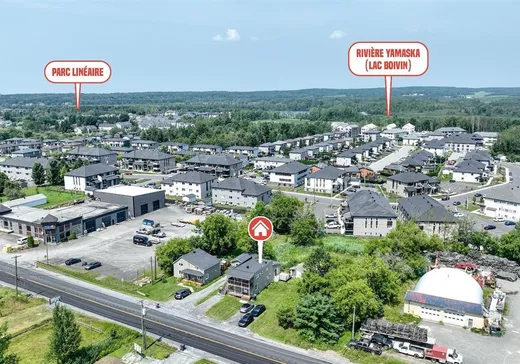 Duplex à vendre - 809-811 Rue Denison E., Granby, J2H 0N3