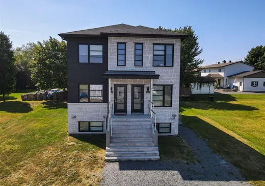 Triplex à vendre - 482 Rue Champagne, Saint-Honoré-de-Shenley, G0M 1V0
