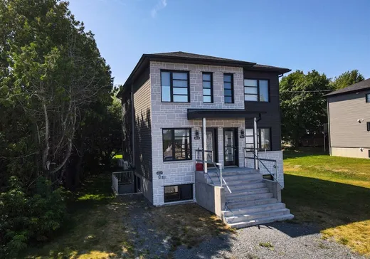 Triplex à vendre - 484 Rue Champagne, Saint-Honoré-de-Shenley, G0M1V0