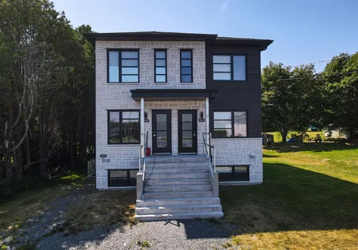 Triplex à vendre - 484 Rue Champagne, Saint-Honoré-de-Shenley, G0M 1V0