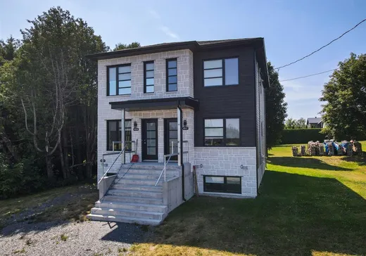 Triplex à vendre - 484 Rue Champagne, Saint-Honoré-de-Shenley, G0M 1V0
