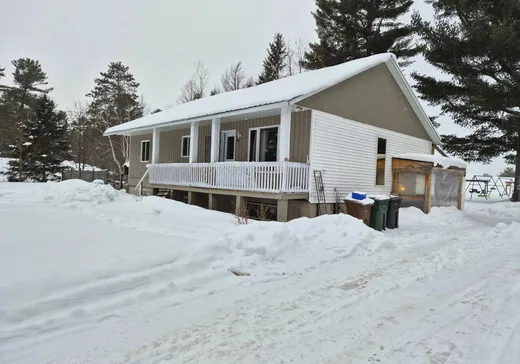 Duplex à vendre - 14-14A Rue Maillé, Lac-du-Cerf, J0W 1S1