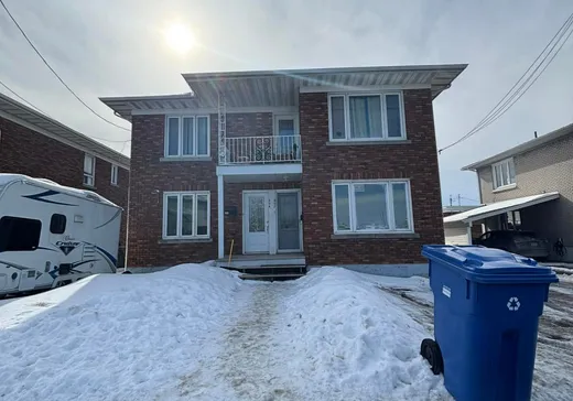 Triplex à vendre - 302-304 Rue Dufferin, Salaberry-de-Valleyfield, J6S1Z9