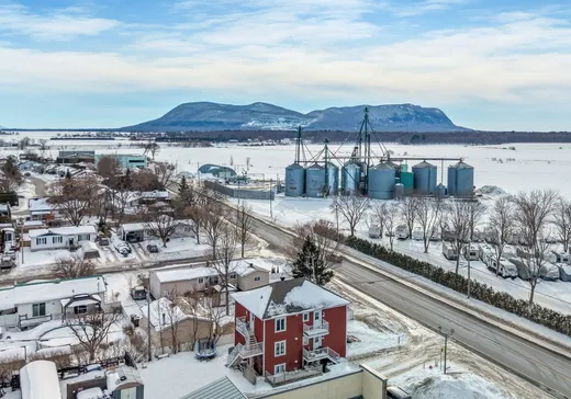 Triplex for Sale - 105-125 Rue St-Simon, Sainte-Madeleine, J0H 1S0