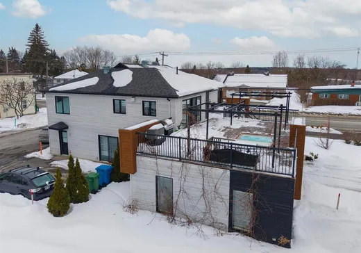 Triplex for Sale - 1233-1235 Rue du Sud, Cowansville, J2K 2Y9