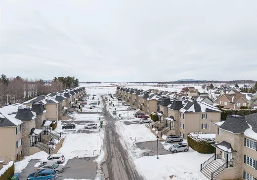 Triplex à vendre - 1101-1105 Rue des Orchidées, Farnham, J2N 3C2