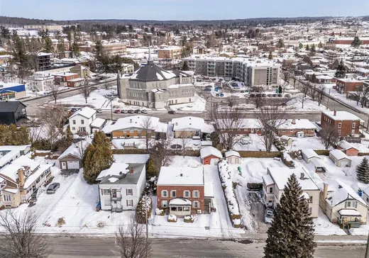 Triplex for Sale - 129-133 Rue Édouard E., Magog, J1X 1H3