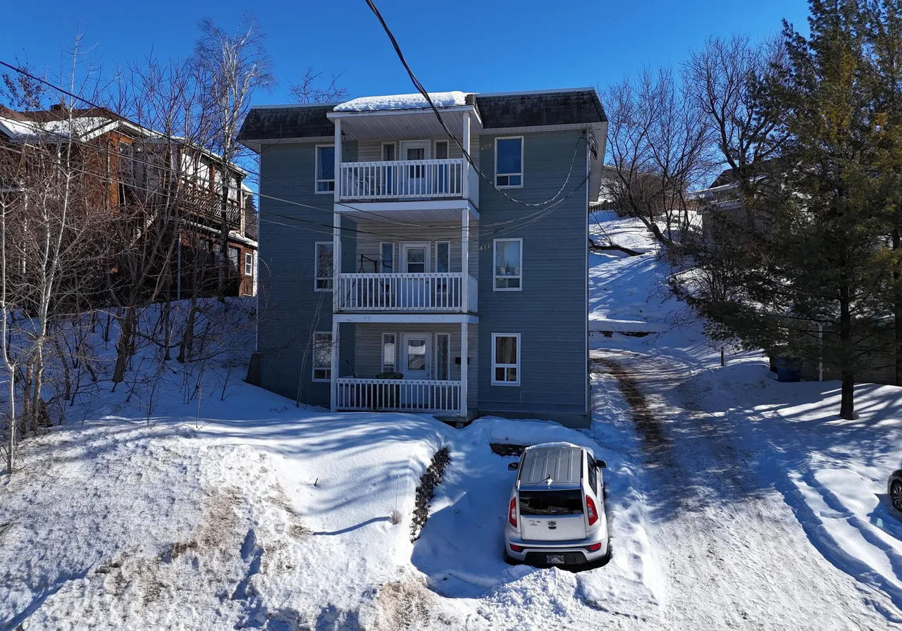 449-453A Rue St-Philippe — photo 1