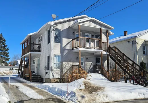 Triplex à vendre - 182-186 Rue Olivier, Victoriaville, G6P5G9