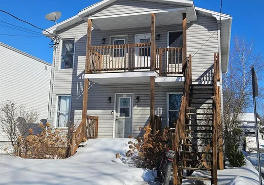 Triplex à vendre - 182-186 Rue Olivier, Victoriaville, G6P 5G9