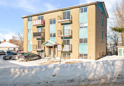 5-Plex à vendre - 5-17 Place Allen, Windsor, J1S 1C1