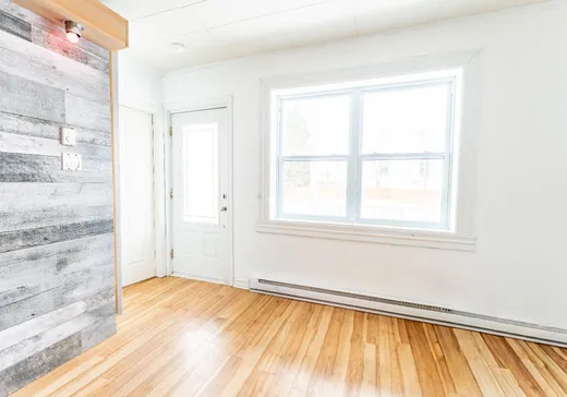 Duplex for Sale - 13-15 Rue Prieur, Les Coteaux, J7X 1L3