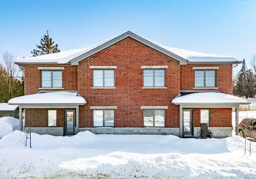 4-Plex à vendre - 609 Av. des Érables, Coaticook, J1A0C4