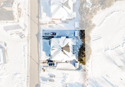 4-Plex à vendre - 609 Av. des Érables, Coaticook, J1A 0C4
