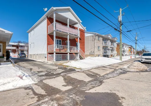 4-Plex à vendre - 837 Rue St-Georges, Drummondville, J2C 4J1