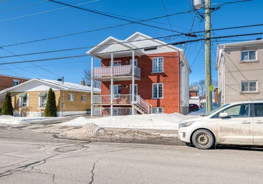 4-Plex à vendre - 837 Rue St-Georges, Drummondville, J2C 4J1