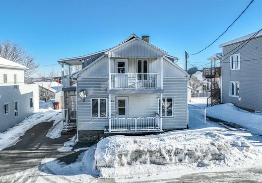 Duplex à vendre - 245-247 Rue St-Joseph, Asbestos, J1T2G5