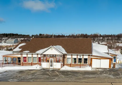 5-Plex for Sale - 15 Ch. du Moulin, Iles-Aux-Coudres, G0A 1X0