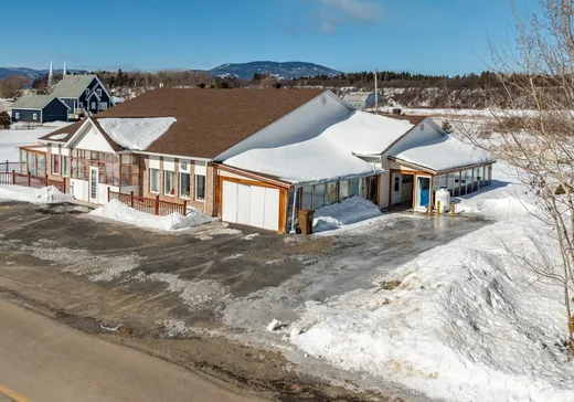 5-Plex for Sale - 15 Ch. du Moulin, Iles-Aux-Coudres, G0A 1X0