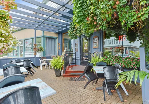 Duplex à vendre - 18 Rue St-Jean-Baptiste E., Rigaud, J0P 1P0