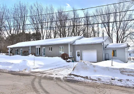 Duplex à vendre - 12-14 Rue des Vétérans, Danville, J1T4R2