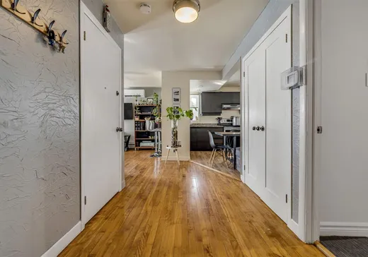 Triplex à vendre - 2419 Av. Pierre-Boucher, Limoilou, G1J 3X6