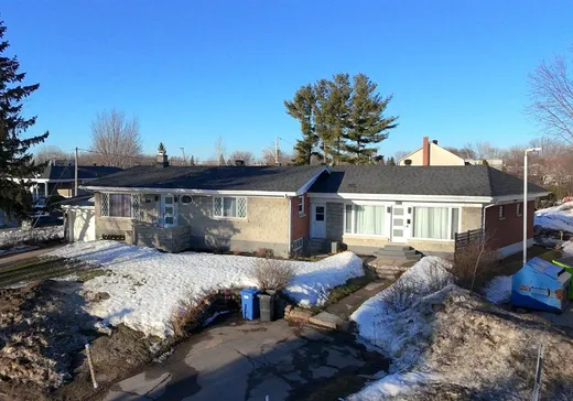 Duplex à vendre - 303-305 Boul. Mauricien, Pointe-Du-Lac, G9B1E4