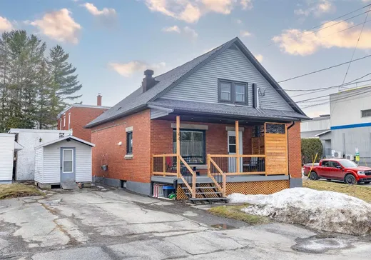 Duplex à vendre - 144 Rue Édouard O., Magog, J1X 1J2