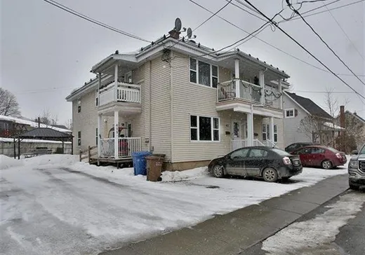 4-Plex à vendre - 413-415 Rue St-Joachim, Coaticook, J1A2L6