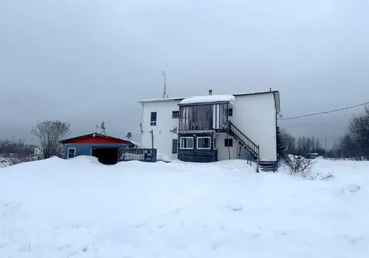 Triplex à vendre - 15-04 2e Avenue Nord, Barraute, J0Y 1A0