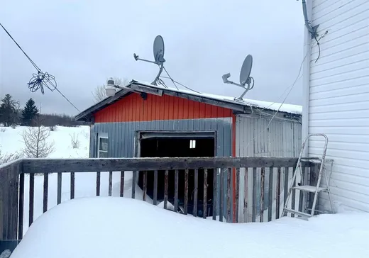 Triplex à vendre - 15-04 2e Avenue Nord, Barraute, J0Y 1A0