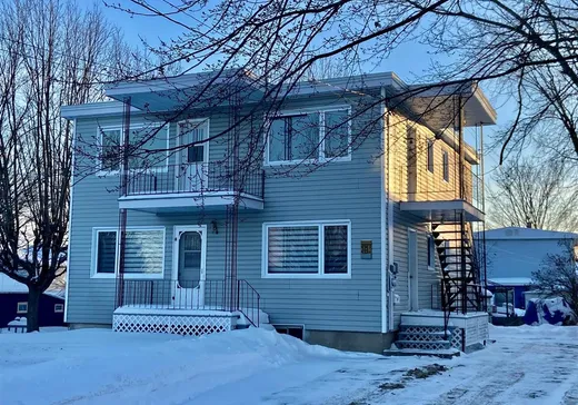 Triplex à vendre - 410-414 Rue Laurier, Asbestos, J1T2H6