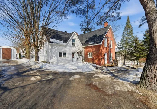 Duplex à vendre - 229 Rue Queen, Sherbrooke, J1M1K5