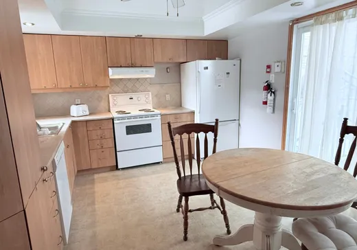 Triplex à vendre - 7445-7449 Boul. St-Laurent, Montréal (Villeray), H2R 1W8