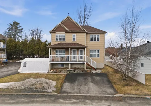 Triplex à vendre - 1539-1543 Rue Champlain, Magog, J1X7R9