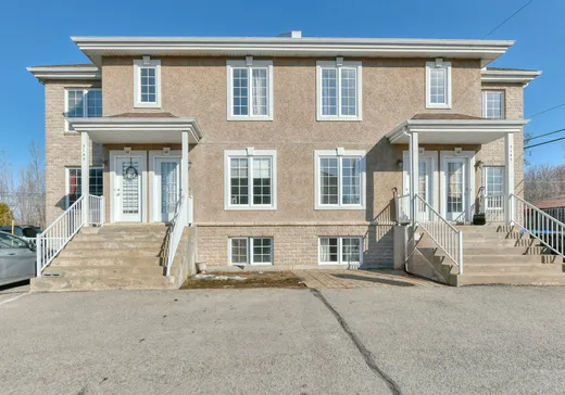 Triplex à vendre - 3145B Ch. d'Oka, Sainte-Marthe-sur-le-Lac, J0N1P0