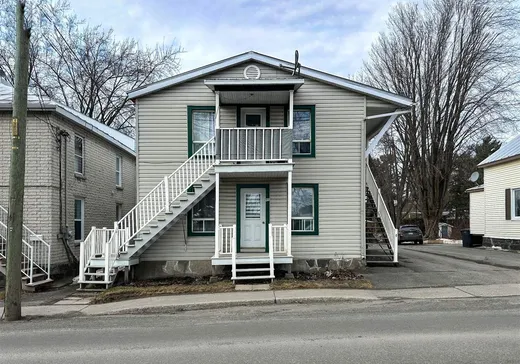 4-Plex à vendre - 41-41C Rue de l'Académie, Victoriaville, G6P 3M1