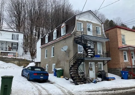 Triplex à vendre - 9835-9843 Av. Royale, Sainte-Anne-de-Beaupré, G0A3C9