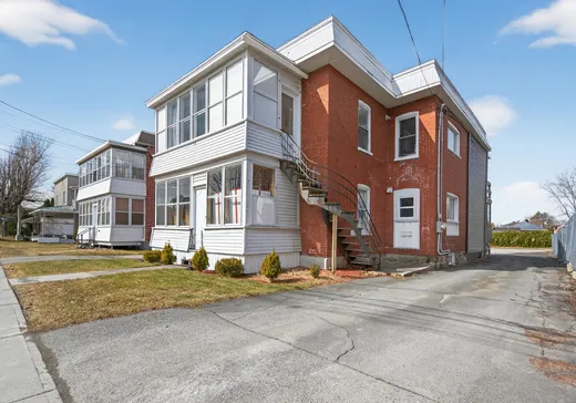 Triplex for Sale - 403-405 Rue St-Jacques, Granby, J2G 3N7