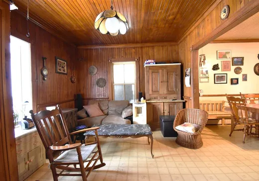 Duplex à vendre - 813-815 Ch. Principal, Lac-Drolet, G0Y 1C0