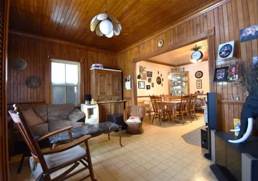 Duplex à vendre - 813-815 Ch. Principal, Lac-Drolet, G0Y 1C0