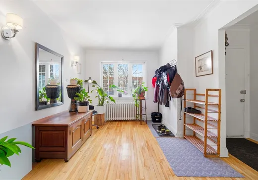 Triplex à vendre - 2682-2686 Rue Sherbrooke E., Montréal (Centreville), H2K 1G4