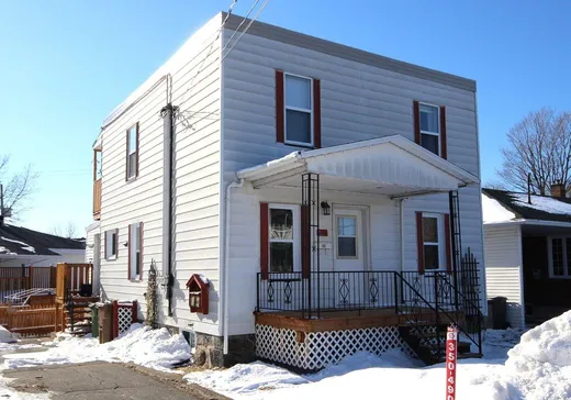 Triplex for Sale - 32-32B Rue Lavigne, Victoriaville, G6P 4Y6