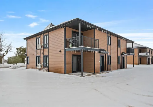 4-Plex à vendre - 296-302 Rue Principale, St-Ambroise de Kildare, J0K 1C0